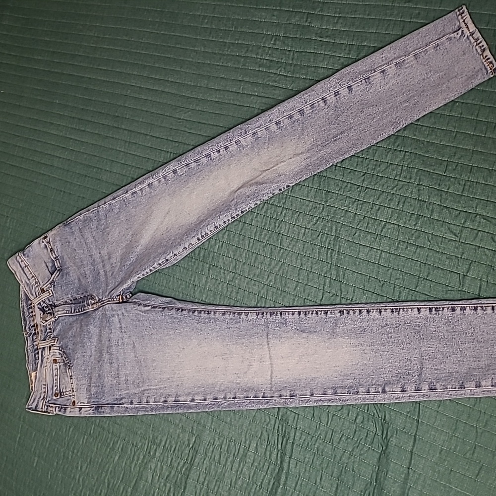 Men's Light Wash Straight-Leg Jeans - Light Blue